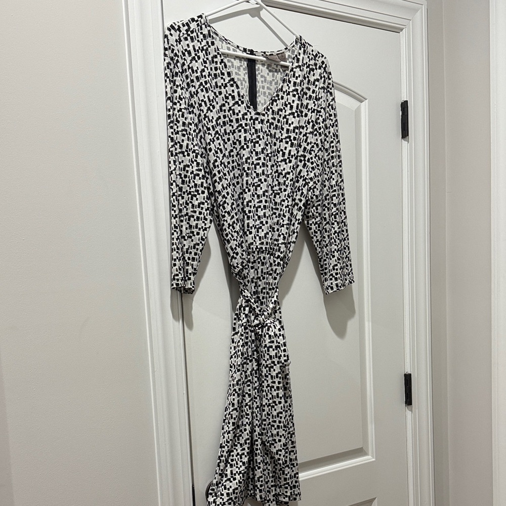 Chico's Black and White Printed Tie-Waist Midi Dress